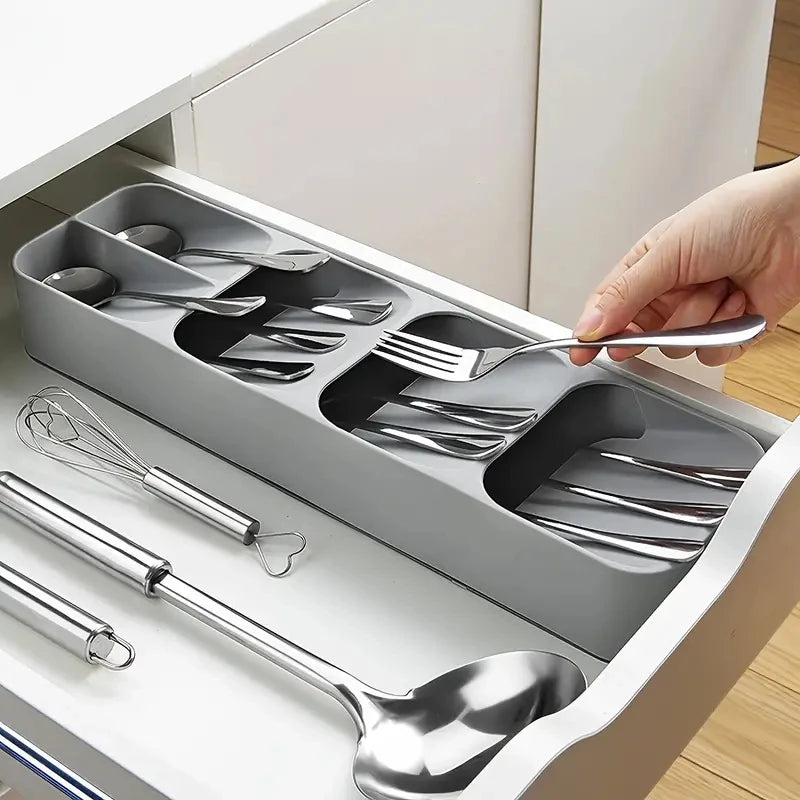 Space-Saving Cutlery Organizer Tray