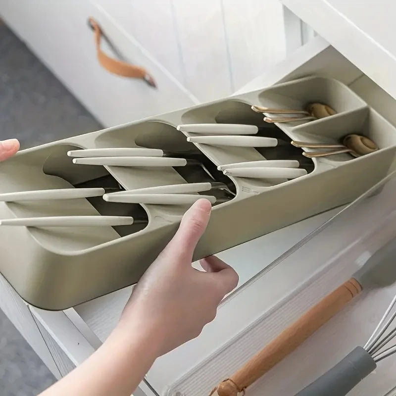 Space-Saving Cutlery Organizer Tray